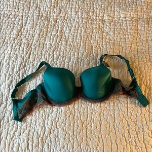 Elegant Wacoal Teal Lace Bra